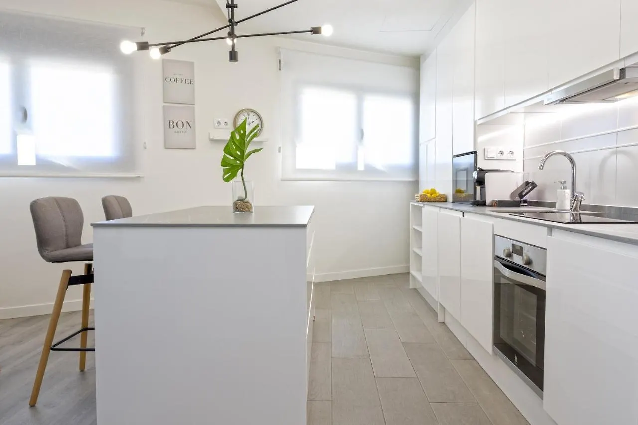 -MalagaSunApts-Centre Pool&Parking Bus-Train Station