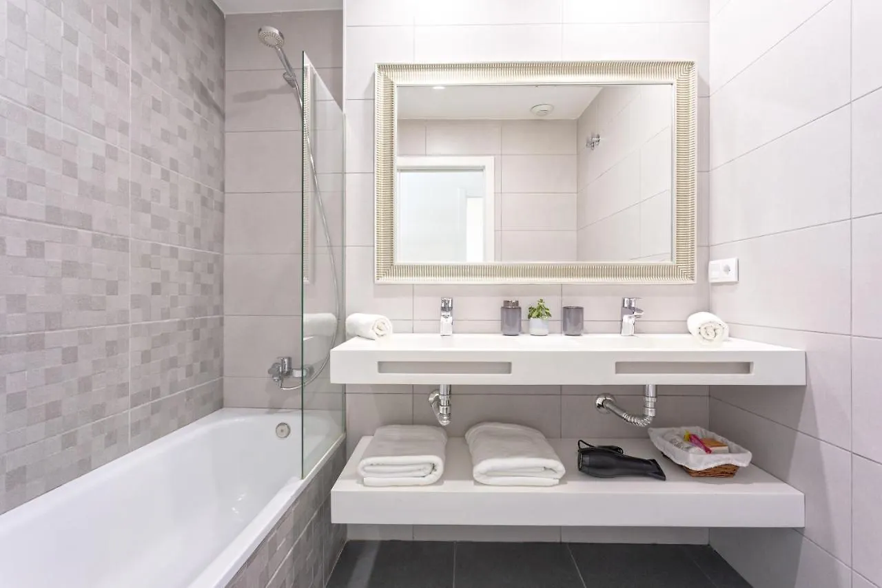 -MalagaSunApts-Centre Pool&Parking Bus-Train Station Spain